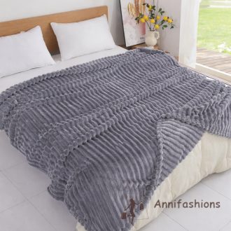   Microplüss pléd sötét szürke színben – Letisztult stílus és maximális kényelem